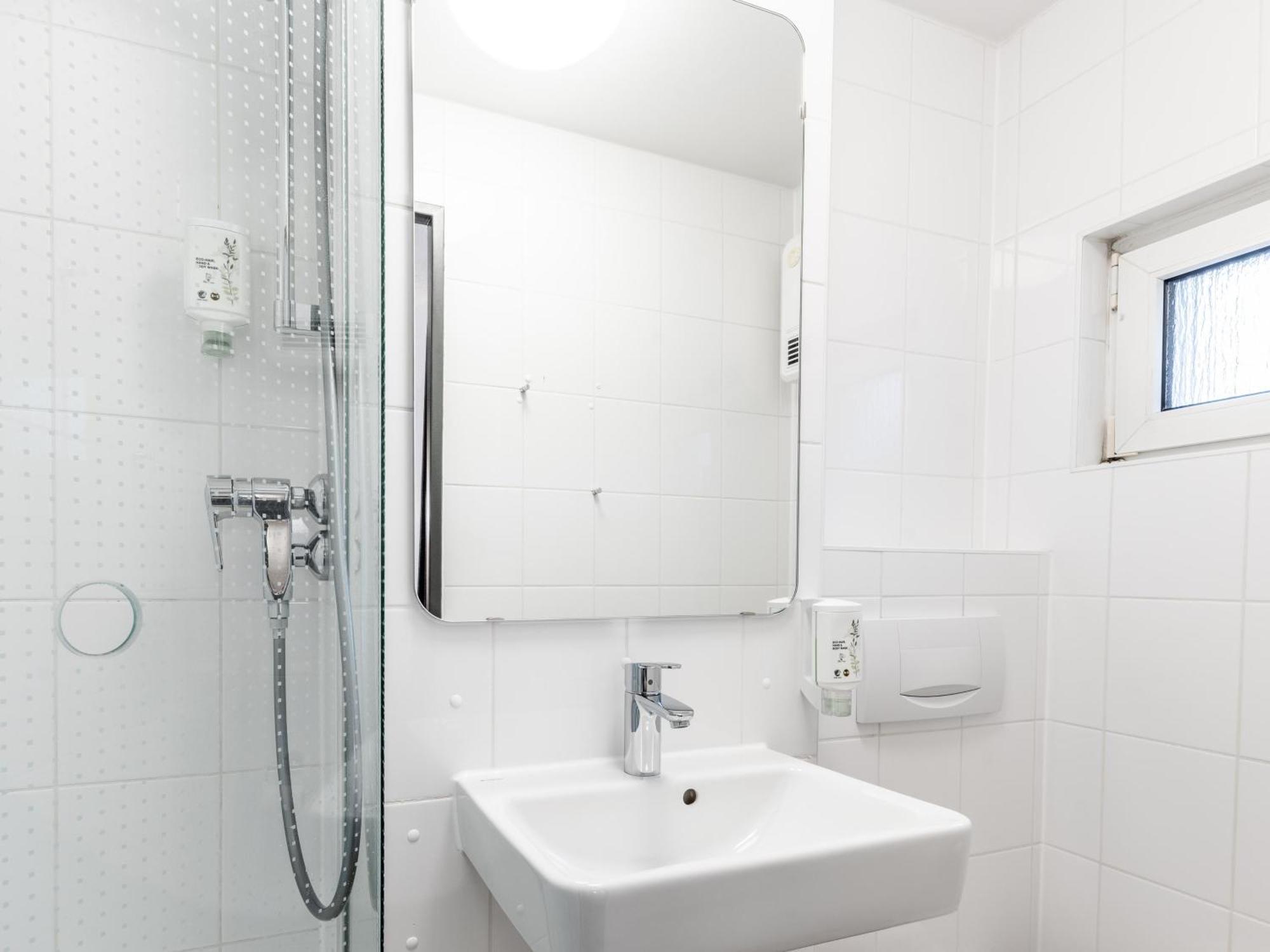 B&B Hotel Aachen-Hbf ภายนอก รูปภาพ